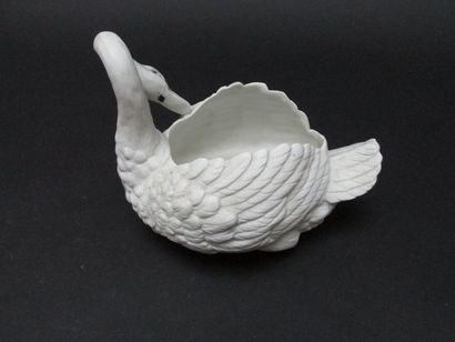 Biscuit représentant un cygne, le cou du...