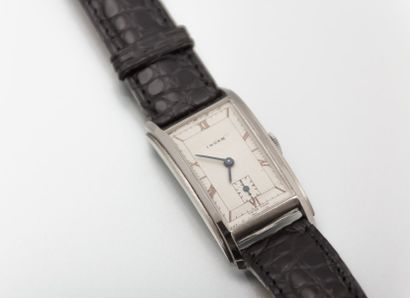 INVAR (Art Deco - Curvex), vers 1935

Montre...