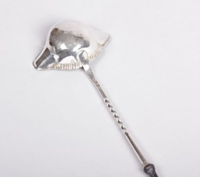 Louche à punch en argent (1819- 1838),

le...