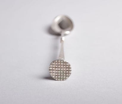 Cuillère à verre d’eau ou cuillère

tamponnoir...