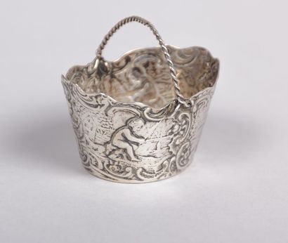 Panier en argent à décor d’enfants et

d’animaux...
