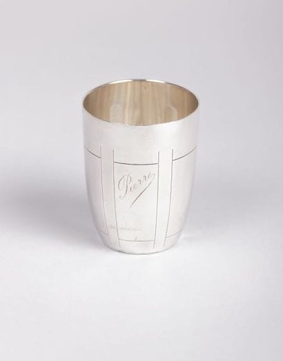 Timbale en argent de forme tronconique à

décor...