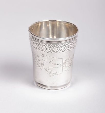 Timbale en argent de forme tronconique,

la...