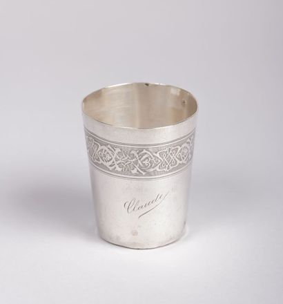 Timbale en argent de forme tronconique,

le...