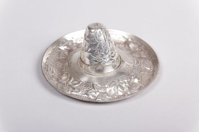 Sombrero en argent à décor de fleurs et

d’un...