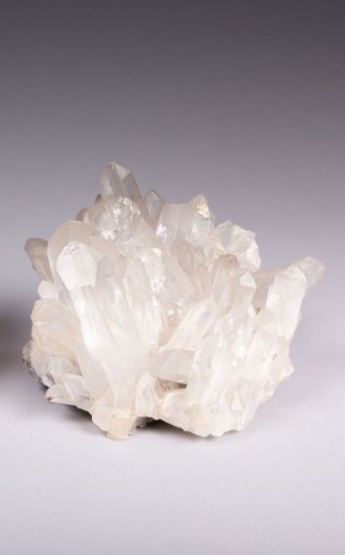 Cristal de roche brut

Haut. : 14 cm Larg....
