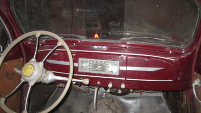 PEUGEOT 203 DECOUVRABLE 1950

Au salon de...