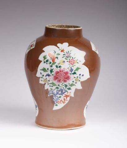 CHINE - Compagnie des Indes

Vase en porcelaine...