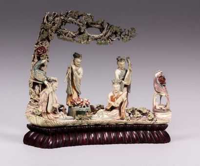 CHINE

Sculpture en ivoire polychrome peint

représentant...