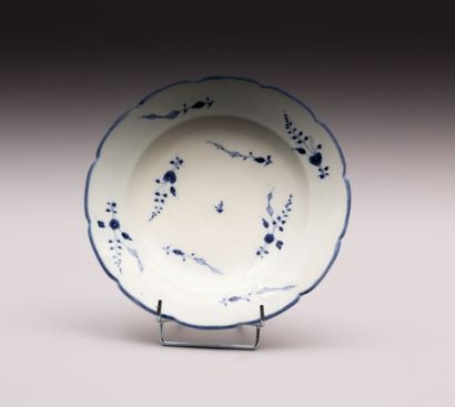 CHANTILLY

Assiette en porcelaine blanche...