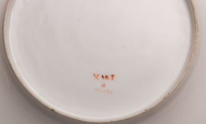 PARIS - Manufacture Nast

Assiette en porcelaine...