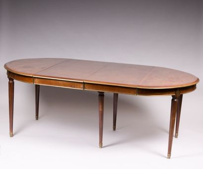 Table de salle à manger de forme

ovale en...