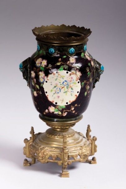 Jules VIEILLARD- Bordeaux

Vase de forme...