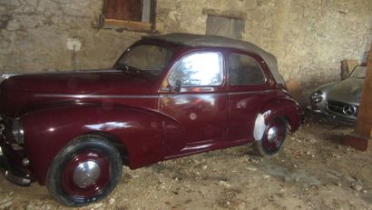 PEUGEOT 203 DECOUVRABLE 1950

Au salon de...