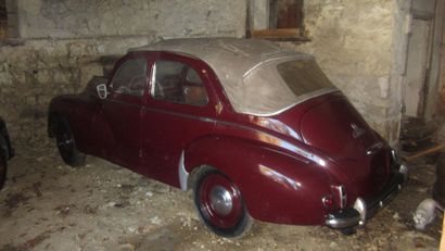 PEUGEOT 203 DECOUVRABLE 1950

Au salon de...