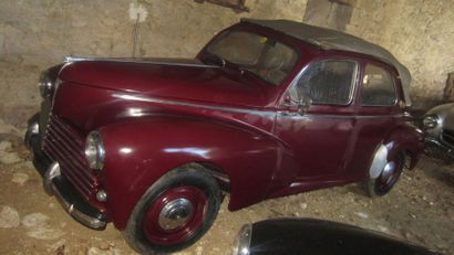 PEUGEOT 203 DECOUVRABLE 1950

Au salon de...