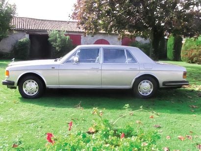 ROLLS ROYCE SILVER SPIRIT 1983

Succédant...
