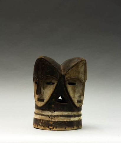GABON

Masque heaume Fang à quatre visages...