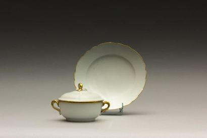 PARIS

Bouillon en porcelaine blanche et...