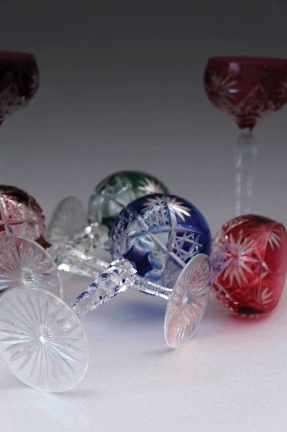 Suite de six verres à vin du Rhin en cristal

taillé...