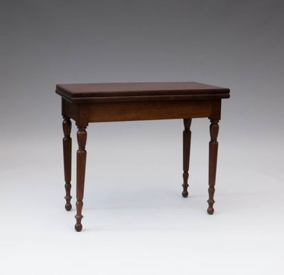 Table à jeu en acajou et placage d’acajou,

le...