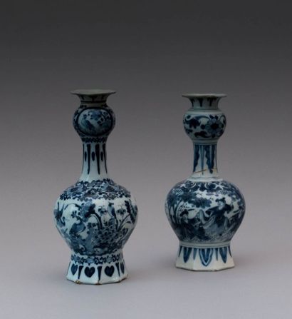 DELFT

Paire de vases en faïence de forme...