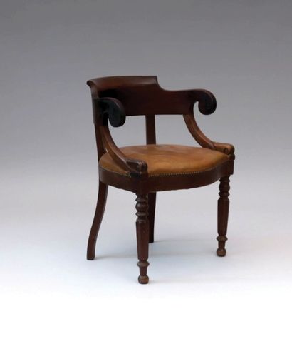 Fauteuil de bureau en acajou et placage

d’acajou,...