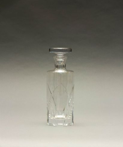 BACCARAT

Carafe en cristal taillé et son...
