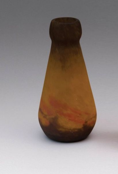 MULLER Frères Luneville

Vase de forme conique...