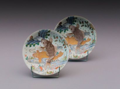 CHINE

Paire d’assiettes en porcelaine blanche...
