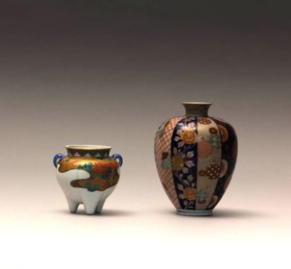 CHINE

Vase de forme ovoïde en porcelaine...
