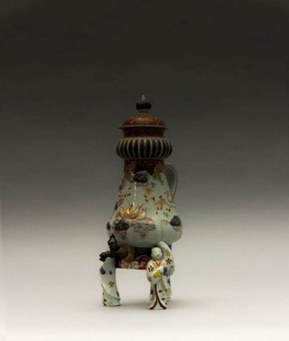 JAPON

Fontaine en porcelaine à décor en...