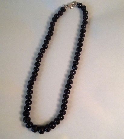 Collier de boules de saphir de diamètre

important...