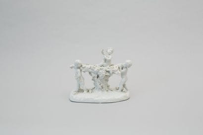 NAPLES

Groupe en porcelaine représentant...