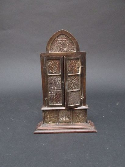 Hotel portatif en bois et plaque en argent...