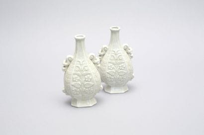 BUTHAUD René (1886-1986)

Paire de vases...