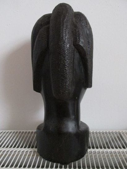 Sculpture en ébéne représentant un buste...
