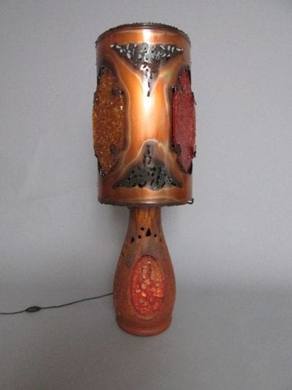 ACCOLAY

Lampe de forme oblongue, le fût...