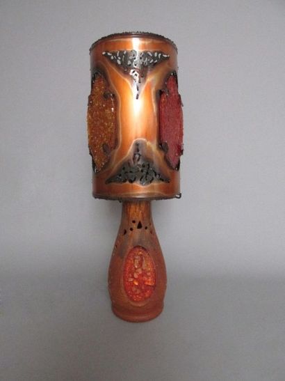 ACCOLAY

Lampe de forme oblongue, le fût...