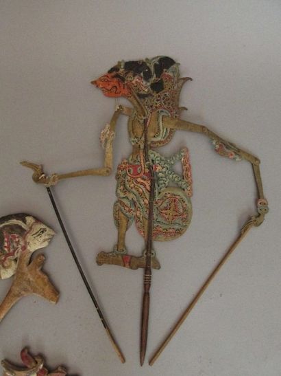 BALI

Figurines en cuir peint articulées