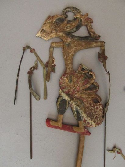 BALI

Figurines en cuir peint articulées