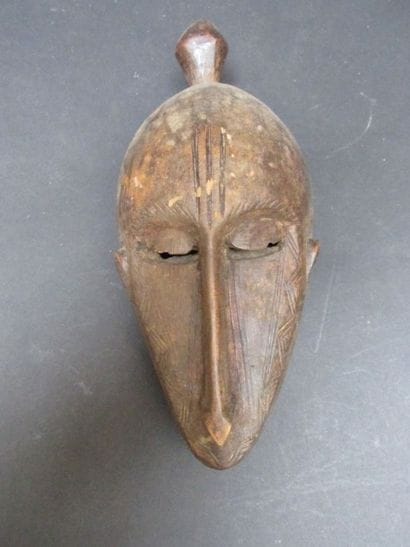 Bambara Mali

masque décoratif

Haut. : 27...