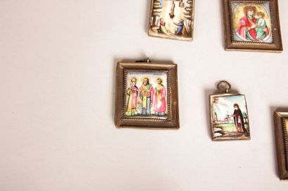 Lot de 5 miniatures religieuses sur porc...