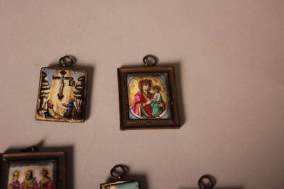 Lot de 5 miniatures religieuses sur porc...