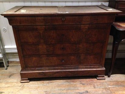 Commode en ronce de bois ouvrant par quatre...