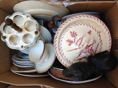 2 cartons de verrerie, vases, plateaux, carafes...