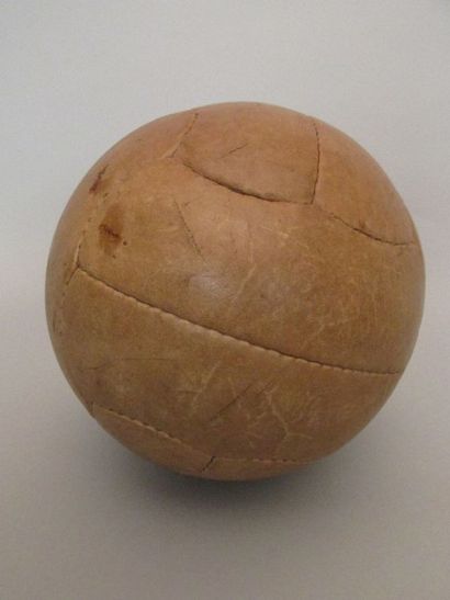 Ballon en cuir de la marque 
