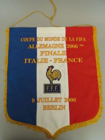 Fanion de match de sélection nationale, échangé...