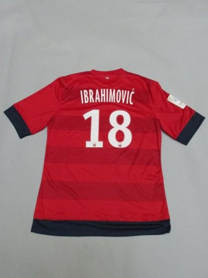 Maillot officiel du PSG porté par Zlatan...