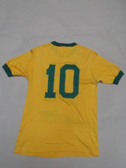 Maillot porté et dédicacé par Pelé lors de...